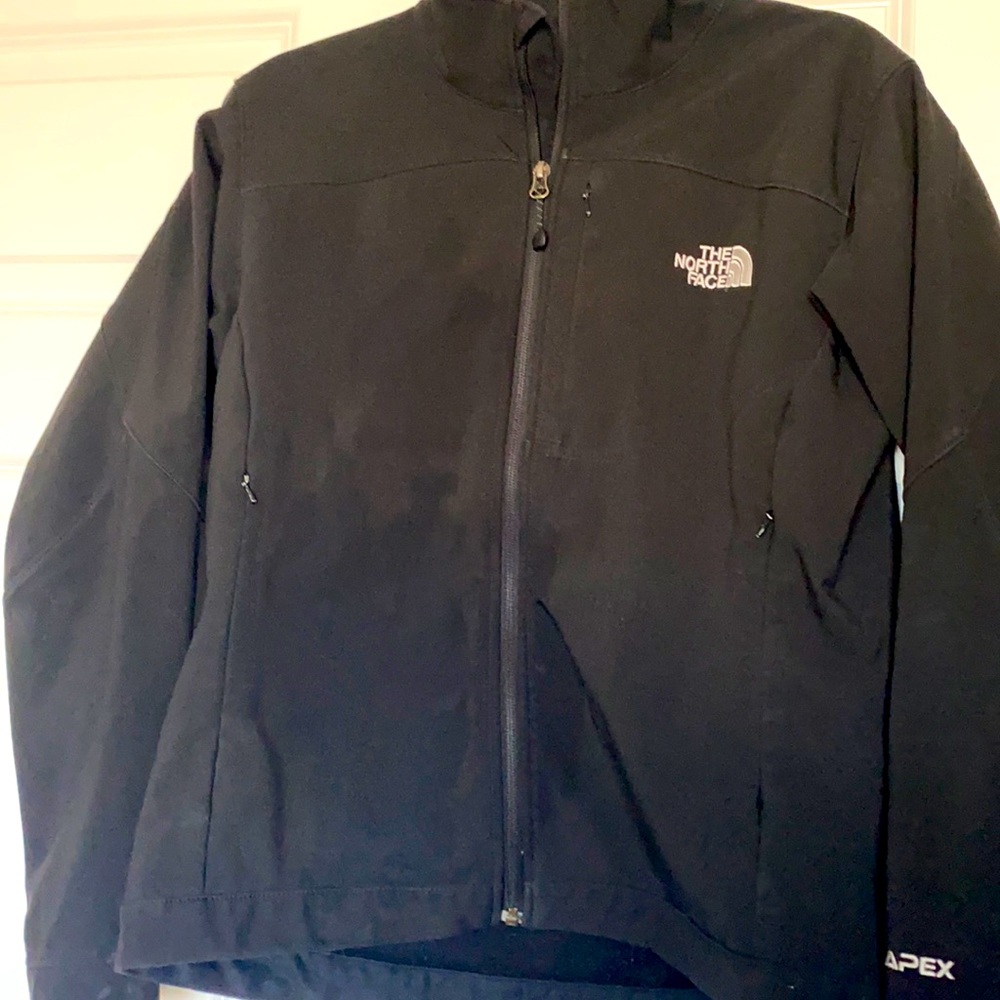 women’s size medium north face coat.